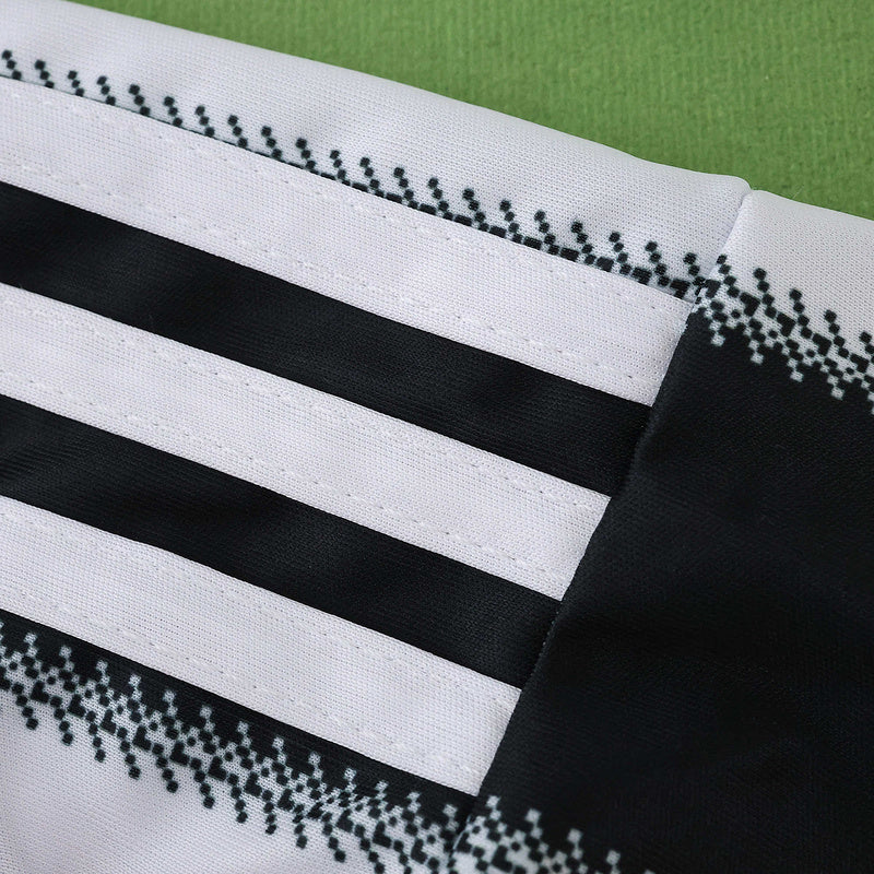 Kids Newcastle United Home Kit 25/26